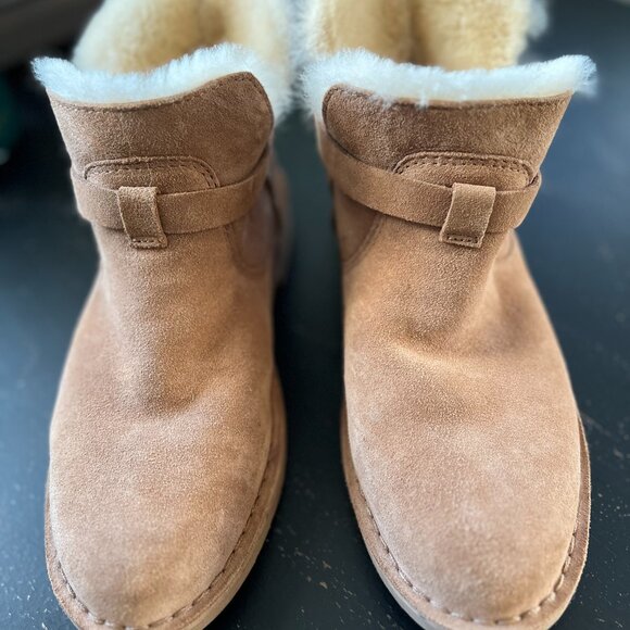 UGG Elisa Suede Ankle Bootie - Picture 3 of 4